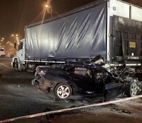 Familiares de las víctimas aseguraron el auto era robado. (Foto: NA)