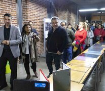 Leandro Vecino Dri, Beatriz Vázquez y Víctor Santa María, en la recorrida por el ISO.