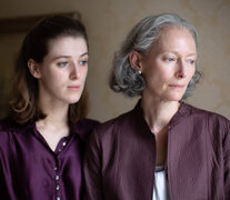 Honor Swinton Byrne y Tilda Swinton, madre e hija en la vida real y en la ficción.