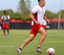 El fondo recupera a Méndez y Herrera estará en el arco.