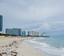 La ciudad de Miami podría desaparecer por un huracán o por la subida del mar a raíz del cambio climático.