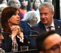 Cristina Kirchner junto a su abogado Carlos Beraldi.