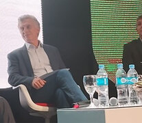 Mauricio Macri y Martín Palermo durante la presentación en Rosario.