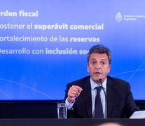 El ministro de Economía, Sergio Massa, explicando las primeros lineamientos del programa económico. (Fuente: NA) (Fuente: NA) (Fuente: NA)