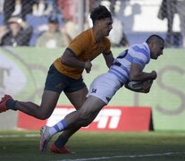 Tomás Albornoz marca el último try del sábado ante Australia (Fuente: AFP) (Fuente: AFP) (Fuente: AFP)