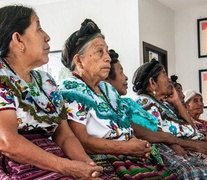 Las comadronas complementan saberes ancestrales en las capacitaciones sanitarias