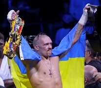 Usyk levanta el cinturón de campeón de su batalla (Fuente: AFP) (Fuente: AFP) (Fuente: AFP)