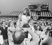 Vilas en andas luego de ganar el US Open en 1977.