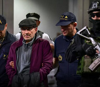 Mario Sandoval fue extraditado desde Francia, donde se había reciclado como profesor universitario y hasta llegó a ser asesor del expresidente Sarkozy. (Fuente: AFP) (Fuente: AFP) (Fuente: AFP)