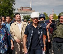 Grossi (centro) y demás inspectores de la OIEA visitan laplanta de Zaporiyia.  (Fuente: AFP) (Fuente: AFP) (Fuente: AFP)