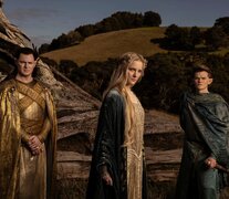 Gil Galad, Galadriel y Elrond, altos elfos en &amp;quot;Los Anillos de Poder&amp;quot;.