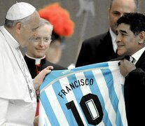 Maradona en 2016, cuando fue nombrado capitán del equipo Scholas en el primer Partido de la Paz (Fuente: Télam) (Fuente: Télam) (Fuente: Télam)