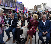 El intendente Pablo Javkin y la escritora Claudia Piñeiro en la apertura. (Fuente: Andres Macera) (Fuente: Andres Macera) (Fuente: Andres Macera)