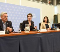 En el panel, Ramiro Gutiérrez, Gisela Marziotta, Paula Penacca y Eduardo Barcesat.