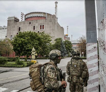 Sodados rusos vigilan la central nuclear de Zaporiyia en Ucrania. (Fuente: EFE) (Fuente: EFE) (Fuente: EFE)