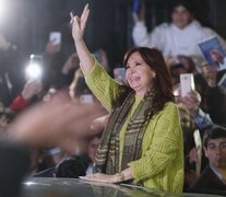 Cristina Kirchner saluda a sus seguidores. (Fuente: NA) (Fuente: NA) (Fuente: NA)