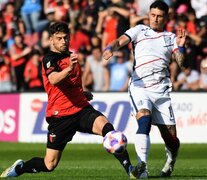 El partido en Santa Fe se jugó lejos de los arcos. (Fuente: Fotobaires) (Fuente: Fotobaires) (Fuente: Fotobaires)