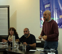 Rodrigo Alonso, titular de Amsafé, dirigió una asamblea de final ajustado.