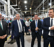 Massa junto a Fernández y De Mendiguren en la fábrica de Ford en Pacheco. (Fuente: Télam) (Fuente: Télam) (Fuente: Télam)