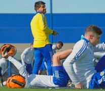 El técnico Ibarra dirige la práctica del equipo (Fuente: Prensa Boca) (Fuente: Prensa Boca) (Fuente: Prensa Boca)