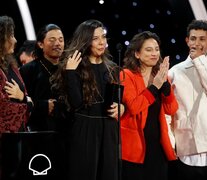 Laura Mora junto al equipo de &amp;quot;Los reyes del mundo&amp;quot; celebra el premio. (Fuente: EFE) (Fuente: EFE) (Fuente: EFE)