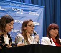 La subsecretaria Bettanin con la ministra Arena en la presentación de la diplomatura.