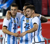 Julián Álvareaz festeja su gol ante Jamaica junto a Gioviani Lo Celso y Lautaro Martínez.  (Fuente: Prensa AFA) (Fuente: Prensa AFA) (Fuente: Prensa AFA)