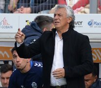 Pipo Gorosito: 26 triunfos, 14 empates y 14 derrotas desde que llegó a Gimnasia. Imponente (Fuente: Fotobaires) (Fuente: Fotobaires) (Fuente: Fotobaires)