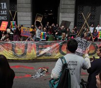 La protesta ambientalista frente al Congreso de la Nación. (Fuente: Bernardino Avila) (Fuente: Bernardino Avila) (Fuente: Bernardino Avila)