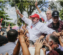 Lula saluda a simpatizantes esta semana en un acto en Salvador, Bahía. (Fuente: AFP) (Fuente: AFP) (Fuente: AFP)