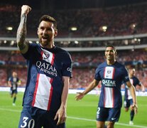 Lionel Messi festeja su golazo mientras el marroquí Hakimi se acerca a saludarlo (Fuente: AFP) (Fuente: AFP) (Fuente: AFP)