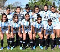 El equipo femenino de Argentino de Merlo que integraba Gómez