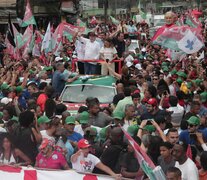 Lula recorre el Complexode Alemao, una de las favelas más grandes de Rio de Janeiro. (Fuente: EFE) (Fuente: EFE) (Fuente: EFE)