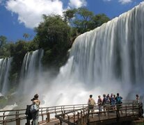 El Parque Nacional Iguazú volvió a abrir tras el fuerte temporal de lluvias que hizo crecer los ríos. (Télam)