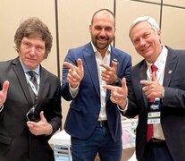 Javier Milei junto a Eduardo Bolsonaro, el hijo del presidente brasileño.