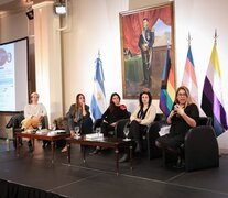 Raquel Robles, Frida Herz, Florencia Mártire, Victoria Torres y Alba Rueda (Fuente: Cancillería Argentina) (Fuente: Cancillería Argentina) (Fuente: Cancillería Argentina)