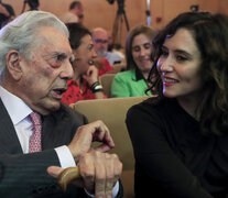 Vargas Llosa junto a Díaz Ayuso en el acto en Madrid. (Fuente: EFE) (Fuente: EFE) (Fuente: EFE)