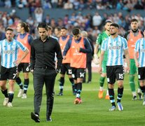 Fernando Gago le pifió con los cambios en el segundo tiempo. Desazón total en Racing (Fuente: NA) (Fuente: NA) (Fuente: NA)