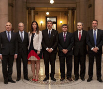 Los jueces de la Corte con los representantes de la AMFJN. (Fuente: Télam) (Fuente: Télam) (Fuente: Télam)