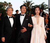 Park Chan-wook y sus intérpretes Park Hae-il y Tang Wei, en Cannes, en mayo pasado.  (Fuente: EFE) (Fuente: EFE) (Fuente: EFE)