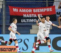 Patronato fue audaz y se terminó llevando un merecido triunfo por penales ante Boca (Fuente: NA) (Fuente: NA) (Fuente: NA)