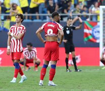 El lamento del Atlético, que remontó un 2-0 e igual perdió el partido (Fuente: EFE) (Fuente: EFE) (Fuente: EFE)