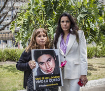 María Millacura, madre del desaparecido Iván Torres, y su abogada Alejandra Gonza. (Fuente: Bernardino Avila) (Fuente: Bernardino Avila) (Fuente: Bernardino Avila)