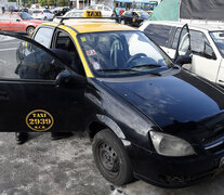 El taxi Chevrolet Corsa que conducía Escobar cuando fue herido en ocasión de robo.