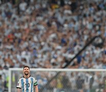 Messi, con una de las populares del estadio Lusail de fondo (Fuente: AFP) (Fuente: AFP) (Fuente: AFP)