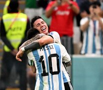 Enzo Fernández y el abrazo con Messi tras su golazo ante México (Fuente: Télam) (Fuente: Télam) (Fuente: Télam)