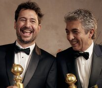 Ricardo Darín y Santiago Mitre recibieron el galardon. (Foto: Raven Varona/Golden Globes).