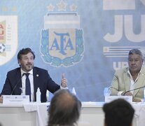 Alejandro Domínguez y Chiqui Tapia, titulares de la Conmebol y AFA respectivamente (Fuente: AFP) (Fuente: AFP) (Fuente: AFP)