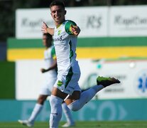 Kevin Gutiérrez fue el autor del gol de la victoria de Defensa ante Newell&amp;#39;s en Florencio Varela. (Fuente: Fotobaires) (Fuente: Fotobaires) (Fuente: Fotobaires)