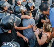 La detención que filmó el reportero gráfico de P12 y que alteró a la Policía de la Ciudad (Fuente: Leandro Teysseire) (Fuente: Leandro Teysseire) (Fuente: Leandro Teysseire)